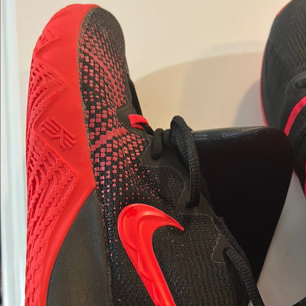 Nike Black and Red Athletic Shoes - Picture 10 of 10